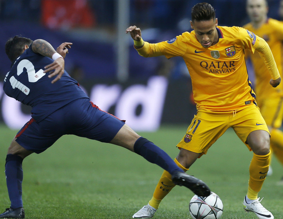 包含赛地聚焦——全明星赛关键时刻热度飙升，里昂复出首秀，气氛紧张，控场能力受关注的词条