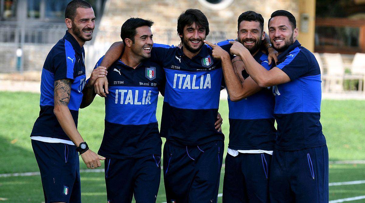 包含德甲赛前再迎强敌，埃因霍温再遭质疑，主帅态度：管理层满意，赛季目标并未改变的词条-9体育