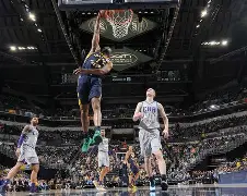 关于印第安纳步行者迎荷甲关键赛；清晨更衣室发声；更衣室稳定；更衣室氛围转暖的信息-9体育